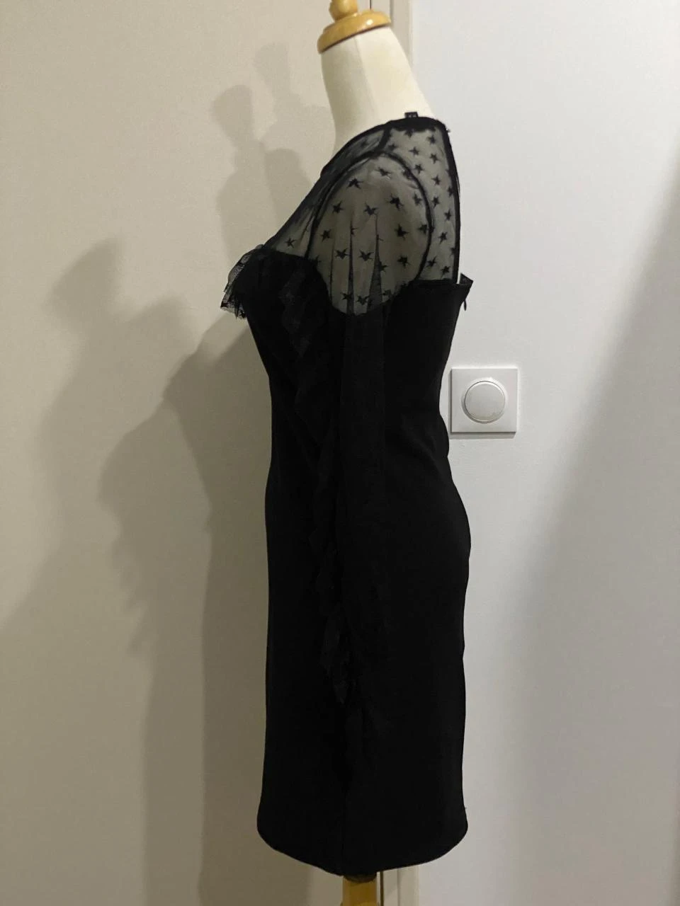 Vestido negro con agujeros y estrellas Jennyfer - Talla M – photo 4